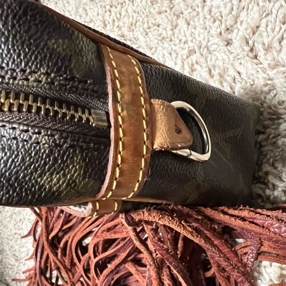 Authentic Vintage Louis Vuitton Bag - Picture 7 of 16